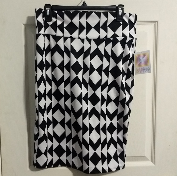 LulaRoe Cassie skirt Medium black white geometric - Picture 1 of 2